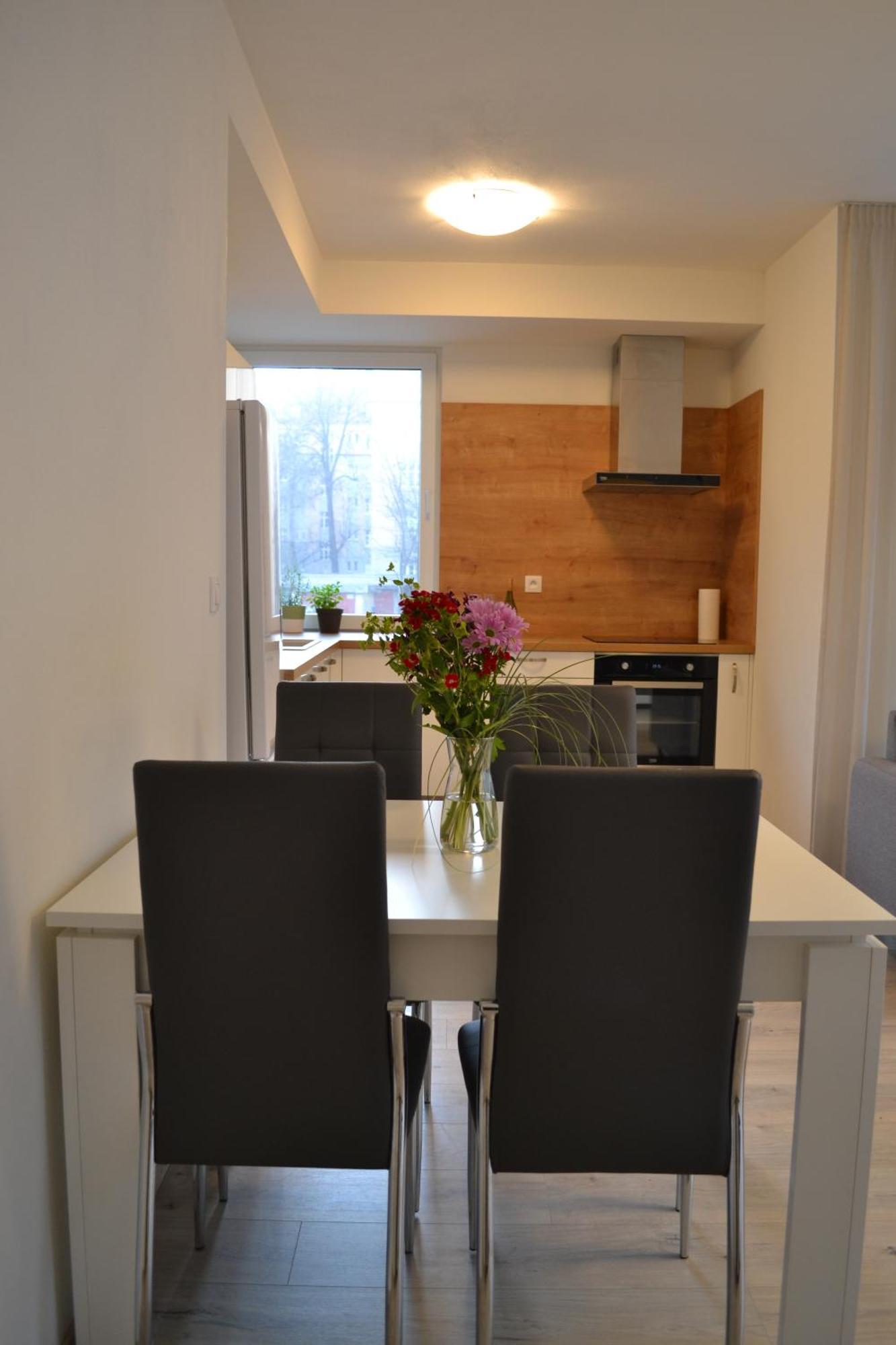 Elegant Escape Apartment I - City Centre ブラチスラヴァ エクステリア 写真